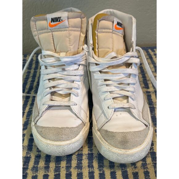 Nike Blazer Mid '77 High Tops - Picture 3 of 9